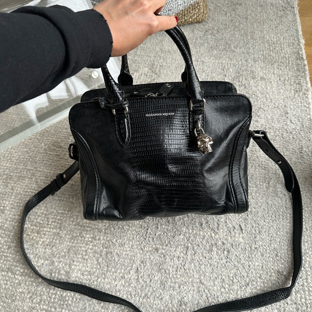 Alexander McQueen black bag with skull detail
